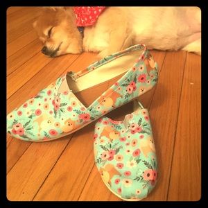 Pomeranian flats **BRAND NEW, NEVER WORN**